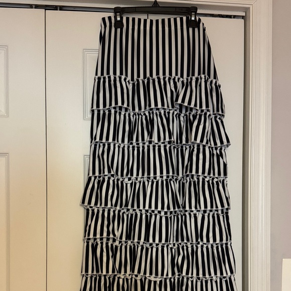 Sweet Modesty Dresses & Skirts - Elegant Black and White Tiered Maxi Skirt